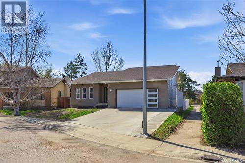 607 Addie Crescent, Saskatoon, SK - Outdoor With Facade