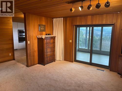 460 Crestview Drive, Coldstream, BC - Indoor Photo Showing Other Room