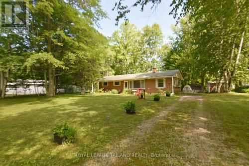 6302 HURON DRIVE  Lambton Shores (Kettle Point), ON N0N 1J1