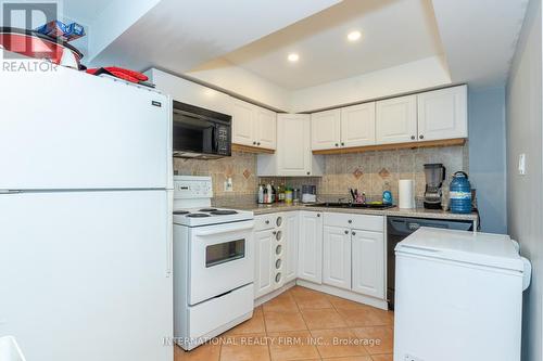 2528 Truscott Drive, Mississauga, ON 