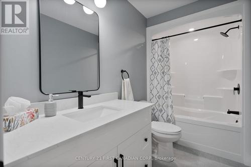44 Postma Crescent, North Middlesex (Ailsa Craig), ON 