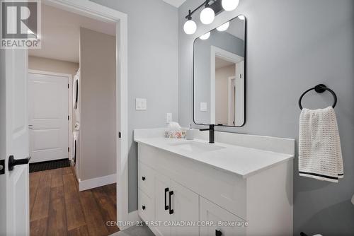 44 Postma Crescent, North Middlesex (Ailsa Craig), ON 