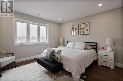 44 Postma Crescent, North Middlesex (Ailsa Craig), ON 