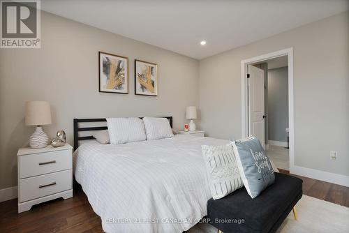 44 Postma Crescent, North Middlesex (Ailsa Craig), ON 