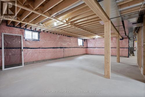 44 Postma Crescent, North Middlesex (Ailsa Craig), ON 