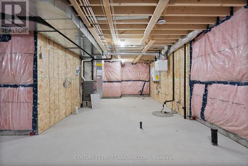 44 Postma Crescent, North Middlesex (Ailsa Craig), ON 