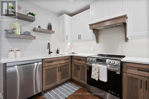 44 Postma Crescent, North Middlesex (Ailsa Craig), ON 