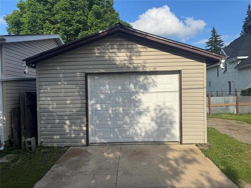 430 4Th Street, Brandon, MB 