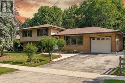 64 WARREN ROAD  Kitchener, ON N2M 4T4