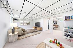 Virtually Stage to illustrate the size and layout - 