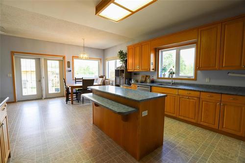 5021 94N Road E, Teulon, MB 
