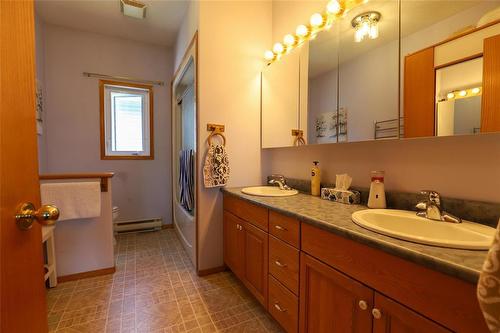 5021 94N Road E, Teulon, MB 