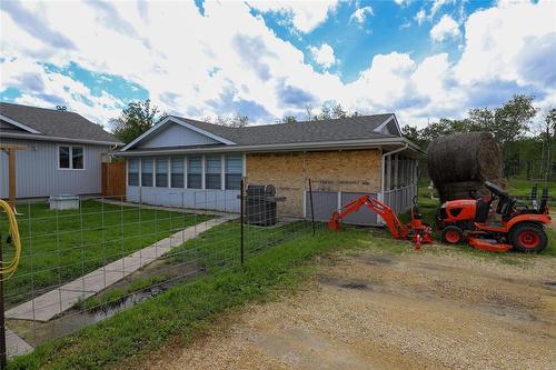 5021 94N Road E, Teulon, MB 