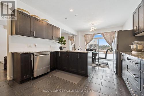 Kitchen - 308 Freure Drive, Cambridge, ON 