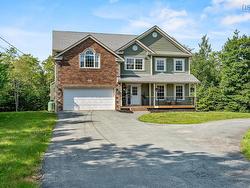 275 Canterbury Lane  Fall River, NS B2T 1T4