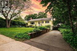 23 Brigadoon Ave  Dartmouth, NS B2W 2B6