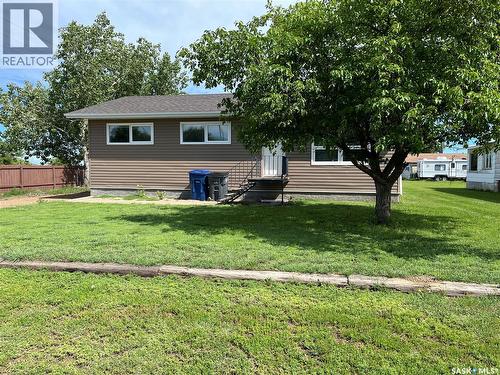 3 2Nd Street E, Willow Bunch, SK 