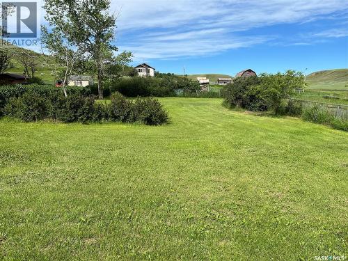 11 A Avenue, Willow Bunch, SK 
