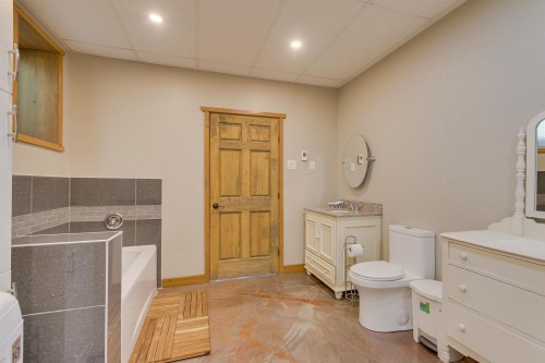 Salle de bains - 126  - 129 Ch. Richard, Bouchette, QC 