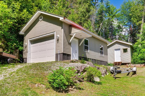 Grange - 126  - 129 Ch. Richard, Bouchette, QC 