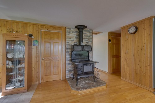 Salle à manger - 126  - 129 Ch. Richard, Bouchette, QC 