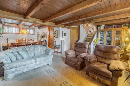 Salle familiale - 3051 Av. Bourque, Mascouche, QC 