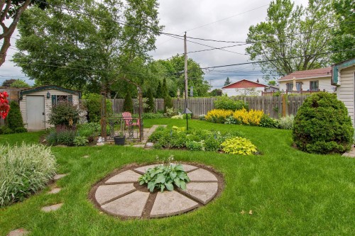 Cour - 3051 Av. Bourque, Mascouche, QC 