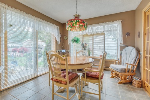 Salle à manger - 3051 Av. Bourque, Mascouche, QC 