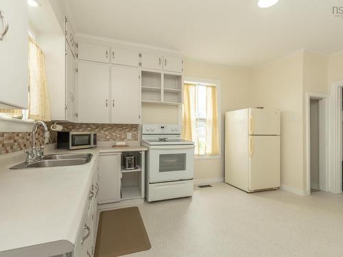 233 Pleasant Street, Yarmouth, NS 