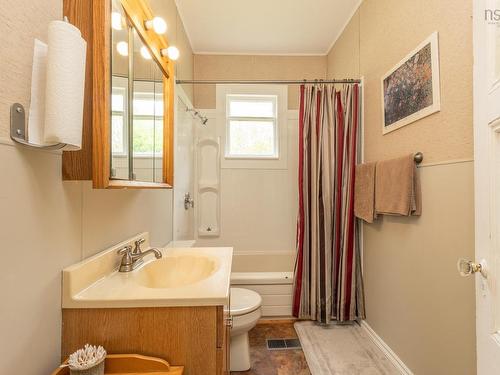 233 Pleasant Street, Yarmouth, NS 