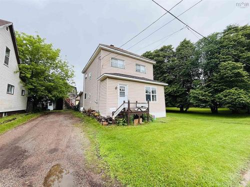 9 Dundonald Street  Amherst, NS B4H 1G8