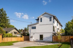 #3-2118 Pentland Rd Oak Bay, BC V8S 2W4