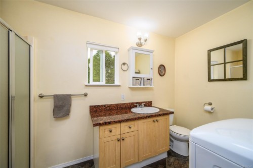 429 Community Rd, Sayward, BC 