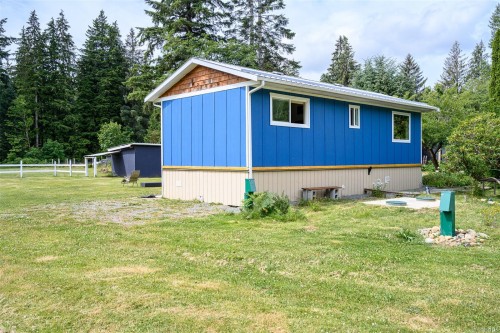429 Community Rd, Sayward, BC 