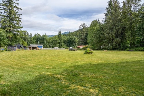 429 Community Rd, Sayward, BC 