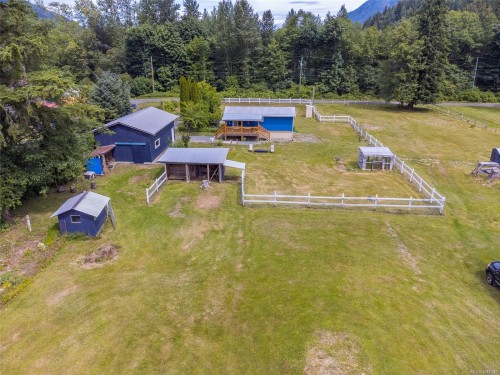 429 Community Rd, Sayward, BC 