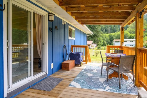 429 Community Rd, Sayward, BC 