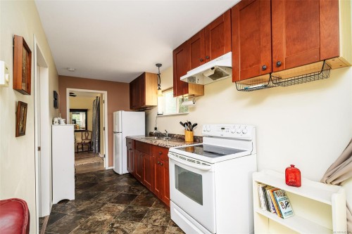 429 Community Rd, Sayward, BC 