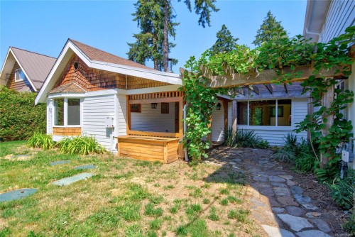 1162 Booth Rd Sw, Comox, BC 