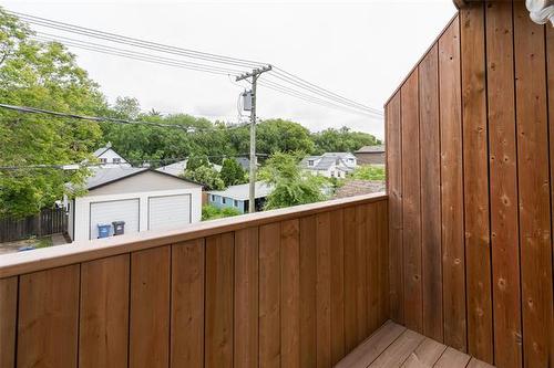 133 Dumoulin St, Winnipeg, MB 