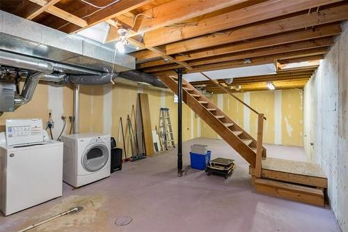 133 Dumoulin St, Winnipeg, MB 