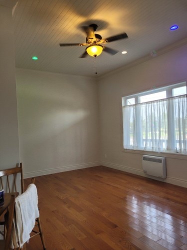 Salon - 12 Rue Principale O., Latulipe-Et-Gaboury, QC - Indoor Photo Showing Other Room