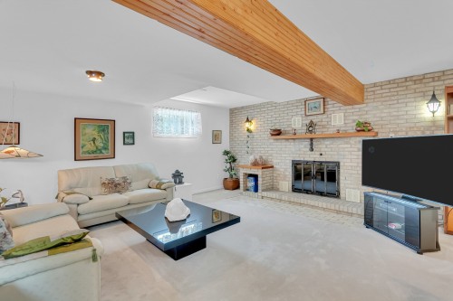 Salle familiale - 145 Rue Elgin, Châteauguay, QC 
