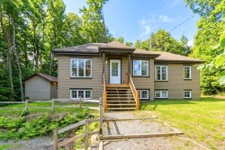 254  - 256 Rue de la Promenade  Saint-Hippolyte, QC J8A 0C7