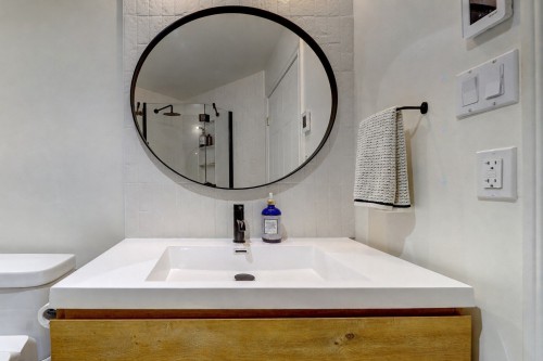 Salle de bains - 9520 Rue Riverin, Brossard, QC 