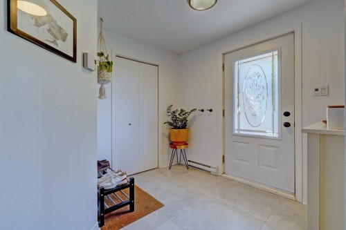 Hall d'entrée/Vestibule - 9520 Rue Riverin, Brossard, QC 