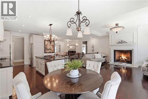 586 Maple Avenue, Burlington, ON - Indoor Photo Showing Dining Room