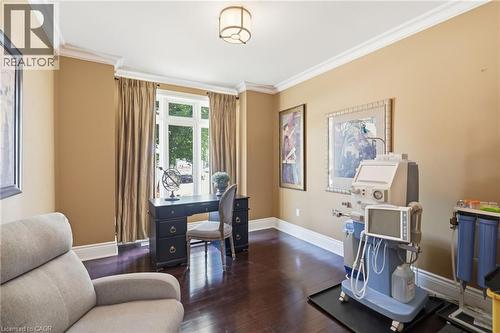 586 Maple Avenue, Burlington, ON - Indoor