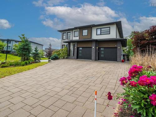 4 Crownridge Drive, Bedford, NS 