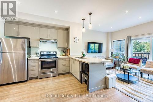235 Mead Avenue, Hamilton, ON - Indoor Photo Showing Kitchen
